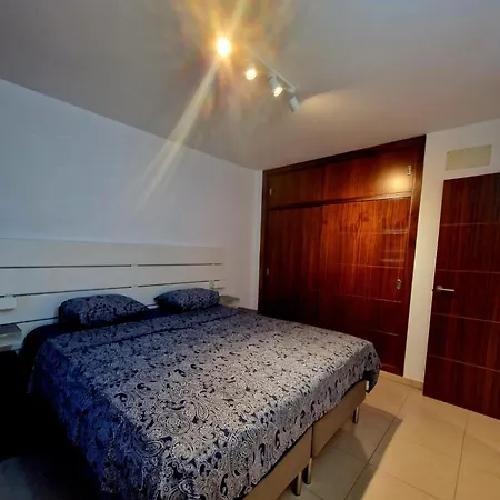 Seaside Apartment, Two Rooms, Private Parking