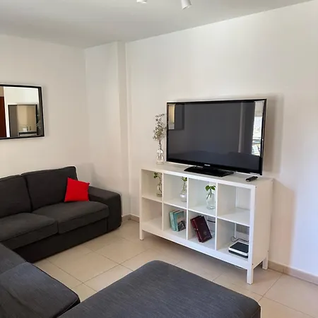 Seaside Apartment, Two Rooms, Private Parking