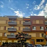 Seaside Apartment, Two Rooms, Private Parking