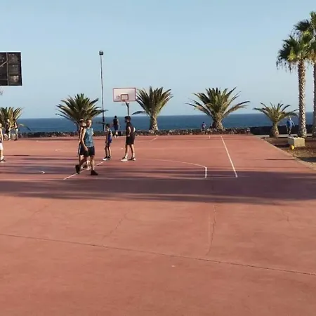 Seaside Apartment, Two Rooms, Private Parking Daire