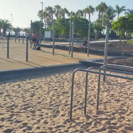 Seaside Apartment, Two Rooms, Private Parking 아파트