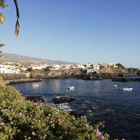 Seaside Apartment, Two Rooms, Private Parking Alcala (Tenerife)