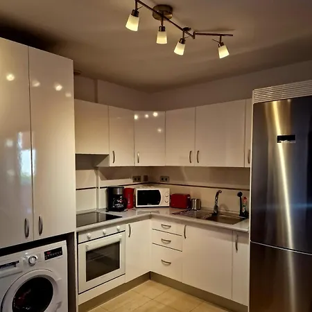 Seaside Apartment, Two Rooms, Private Parking