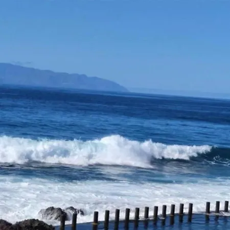 Daire Seaside Apartment, Two Rooms, Private Parking *