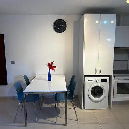 Seaside Apartment, Two Rooms, Private Parking