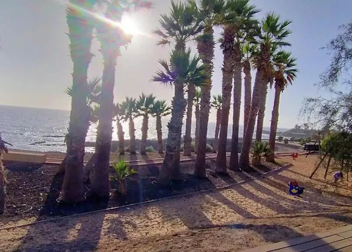 Seaside Apartment, Two Rooms, Private Parking *