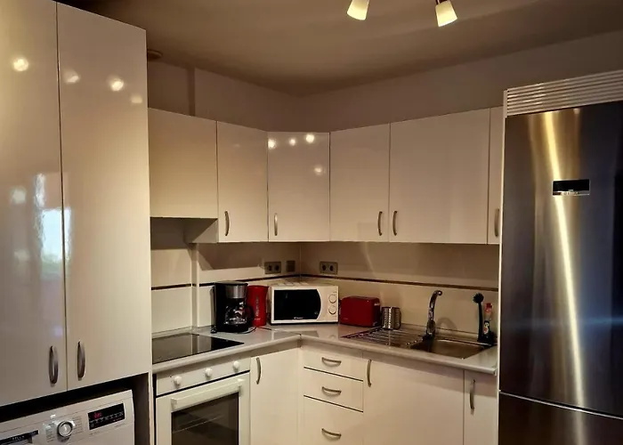 Seaside Apartment, Two Rooms, Private Parking