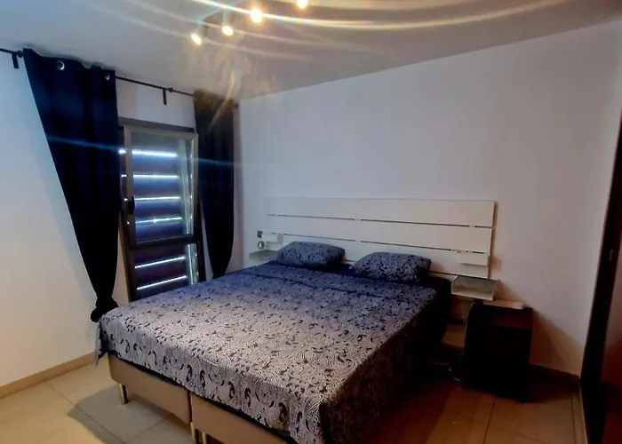 Seaside Apartment, Two Rooms, Private Parking Alcalá la Real