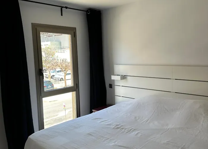 Seaside Apartment, Two Rooms, Private Parking Apartmán *