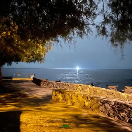 Seaside Apartment, Two Rooms, Private Parking Apartment