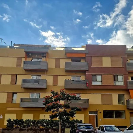 Seaside Apartment, Two Rooms, Private Parking