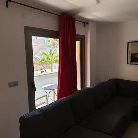 Seaside Apartment, Two Rooms, Private Parking