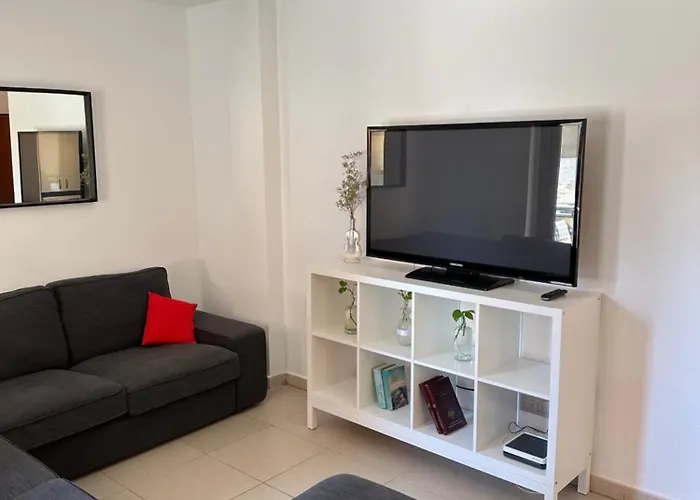 Seaside Apartment, Two Rooms, Private Parking