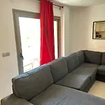 شقة Seaside Apartment, Two Rooms, Private Parking