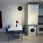 Seaside Apartment, Two Rooms, Private Parking