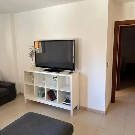Seaside Apartment, Two Rooms, Private Parking Daire