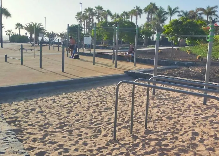 Seaside Apartment, Two Rooms, Private Parking 아파트