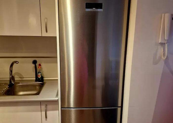 Seaside Apartment, Two Rooms, Private Parking *