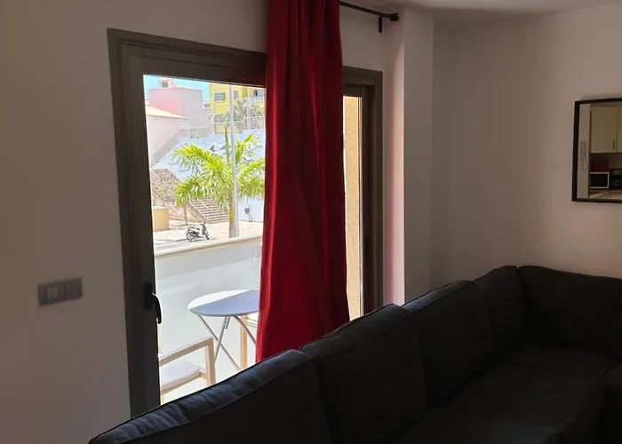 Seaside Apartment, Two Rooms, Private Parking